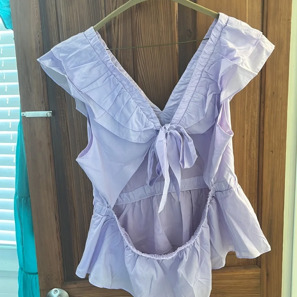 NEW Express V Neck Ruffle Peplum NWOT Lavender never worn - Picture 2 of 6